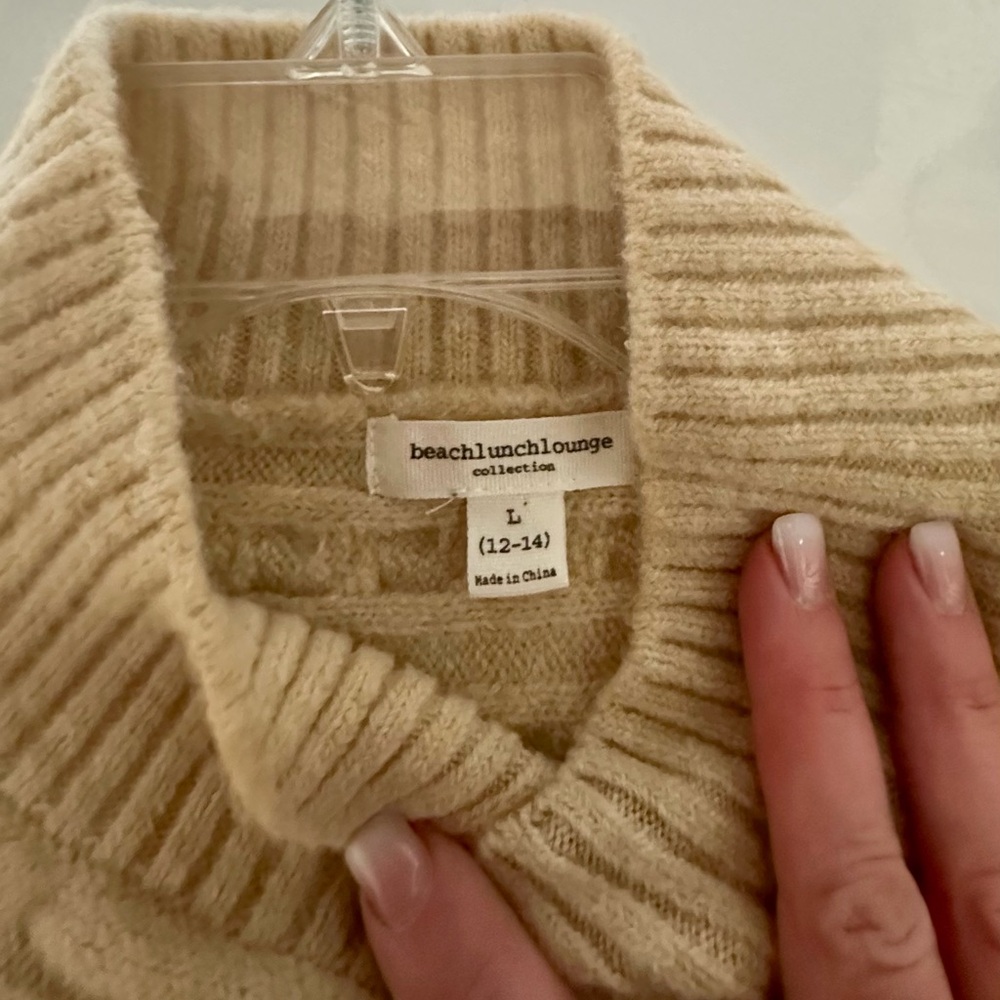 beachlunchlounge Cream Tan Cable Knit Poncho Sweater Large - Picture 4 of 4